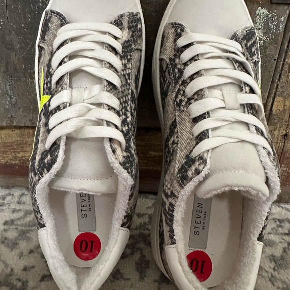 Women’s Steven New York Size 10 Casual Sneakers - Picture 2 of 8